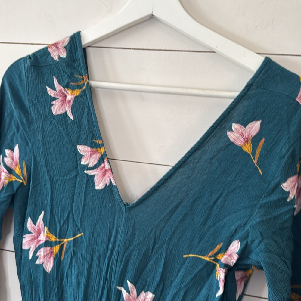 Billabong Floral Green Twist Back Jumpsuit Size Small - Picture 9 of 14